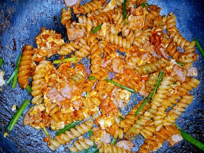วิธีทำ fusilli tricolore pasta w tomato sauce 🍅