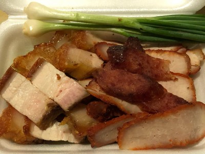 หมูแดง+หมูกรอบ (จานกลาง)