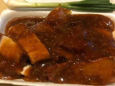 หมูแดง+หมูกรอบ (จานกลาง)