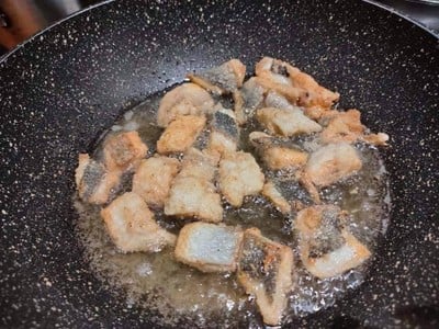 วิธีทำ ปลาราดพริกสามรส