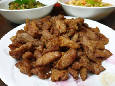 หมูทอด ทอดทีเดียว กินได้หลายทีจ้า