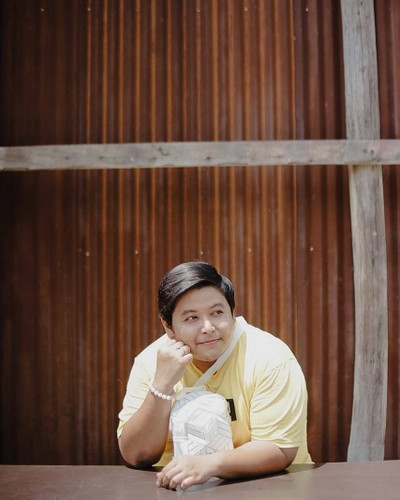 เจิดจ้าท้าแสงกับมุมสังกะสี พี่ว่าแค่นี้ก็ชิคละ