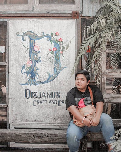 มุมป้ายชื่อร้าน กับฟร้อนอักษรเกร๋ๆ