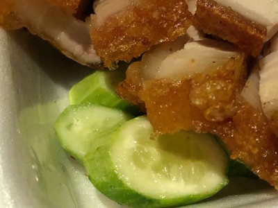 หมูแดง+หมูกรอบ (จานกลาง)