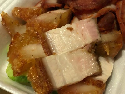 หมูแดง+หมูกรอบ (จานกลาง)