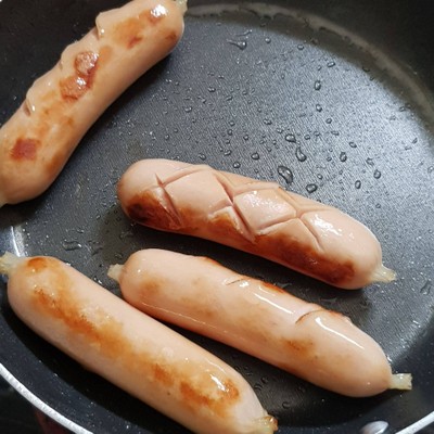 วิธีทำ ข้าวไข่ข้น ไส้กรอก🍳
creamy omelette & Hot Dog