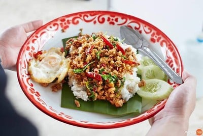 เจ๊บุ๋ม กะเพราถาดยักษ์ สาขา1 เจ๊บุ๋ม กะเพราถาดยักษ์ สาขา1