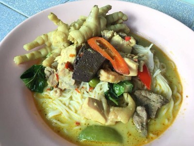 แกงเขียวหวานตีนไก่