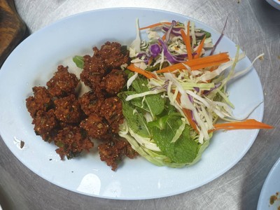 ลาบหมูทอด