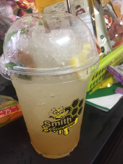 อาหาร หรือ เครื่องดื่ม