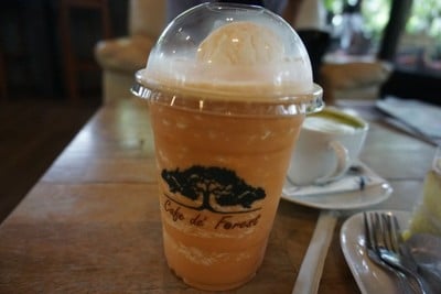 ชาเย็นปั่น floating