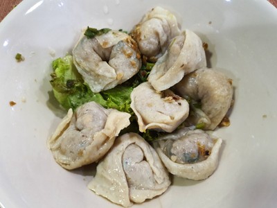 เกี๊ยวปลาลวกจิ้ม