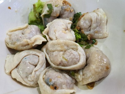 เกี๊ยวปลาลวกจิ้ม