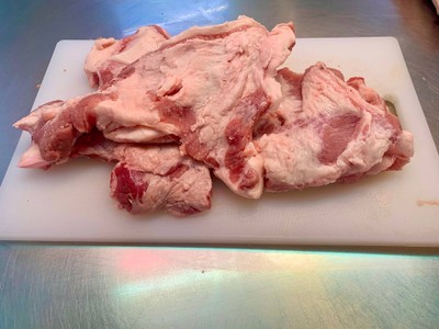คอหมู 500 กรัม