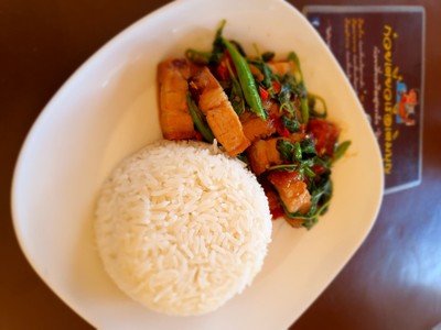 อาหาร หรือ เครื่องดื่ม