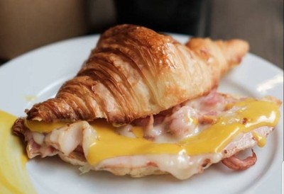 Crazy About Cafe Ekkamai