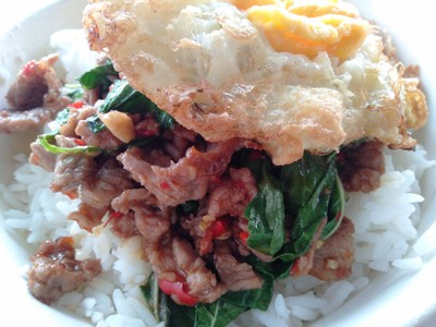 ข้าวกระเพราเนื้อ+ไข่