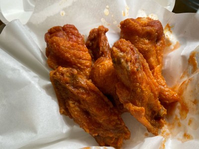 6 Buffalo Hot Wings