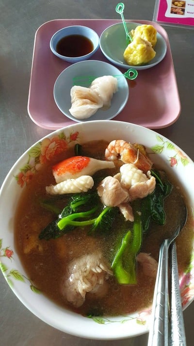 อาหาร หรือ เครื่องดื่ม