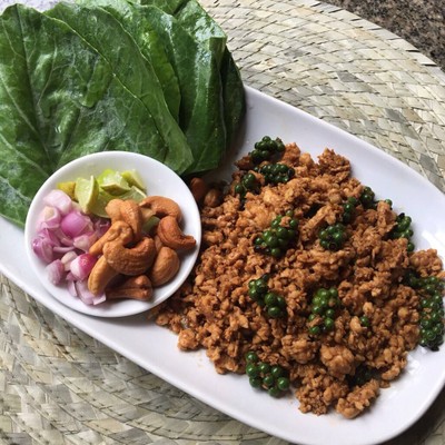 เมี่ยงไก่ใบคะน้า