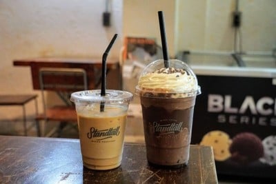 เมนูของร้าน STANDTALL COFFEE