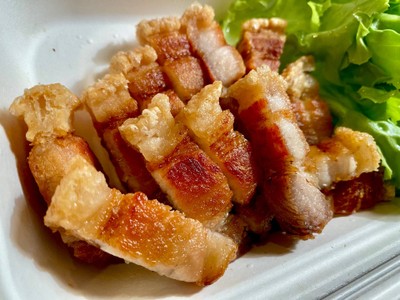 หมูกรอบ