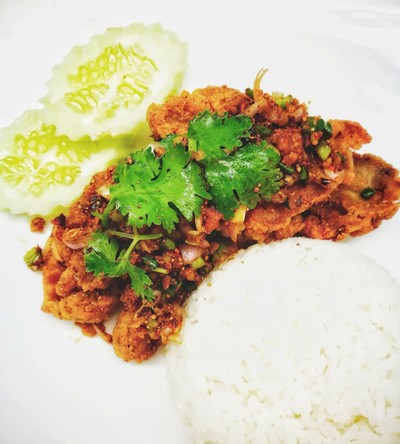 ข้าวยำไก่แซ่บซี้ด