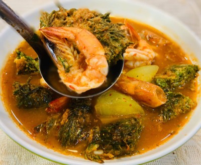 แกงส้มชะอมแตงโมอ่อนกุ้งสด