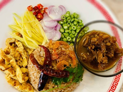 ข้าวคลุกกะปิ