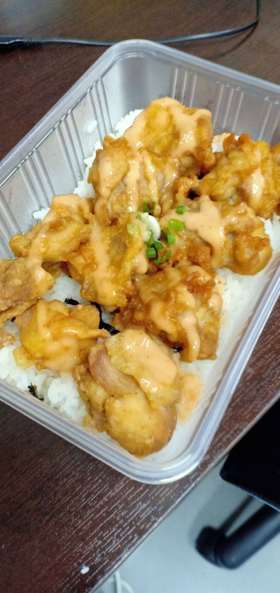 ข้าวหน้าไก่คาระอะเกะ สไปซี่