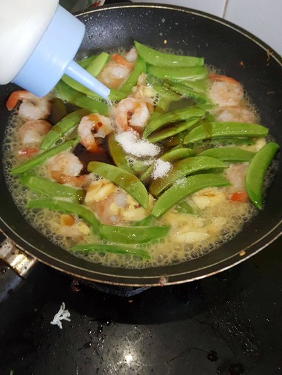 วิธีทำ ถั่วลันเตาหวานผัดกุ้ง วิธีทำ ถั่วลันเตาหวานผัดกุ้ง