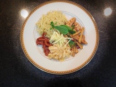 บะหมี่ ทรงเครื่อง (บะหมี่หลินชาง)