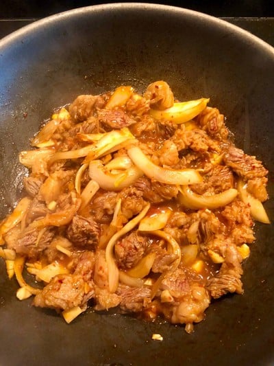 วิธีทำ ข้าวหน้าเนื้อผัดซอสโคชูจัง Beef Gochujang Gyudon 
