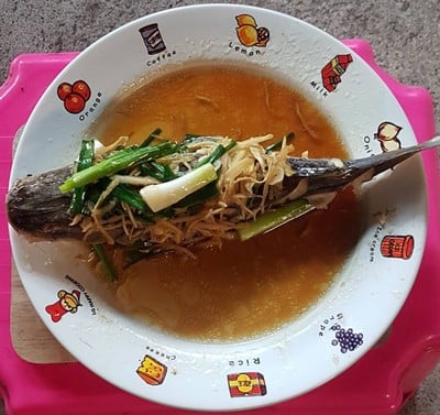 ปลากะพงนึ่งซีอิ้ว ฉบับทำในไมโครเวฟ ปลากะพงนึ่งซีอิ้ว ฉบับทำในไมโครเวฟ