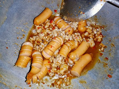 วิธีทำ กะเพราไส้กรอก 🌶️