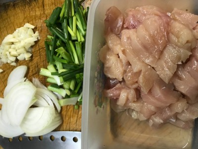 วิธีทำ สันในไก่ผัดน้ำพริกเผา วิธีทำ สันในไก่ผัดน้ำพริกเผา