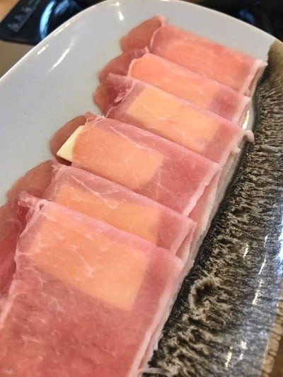 หมูพันชีส