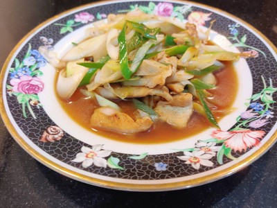 หอมยักษ์ผัดไก่
