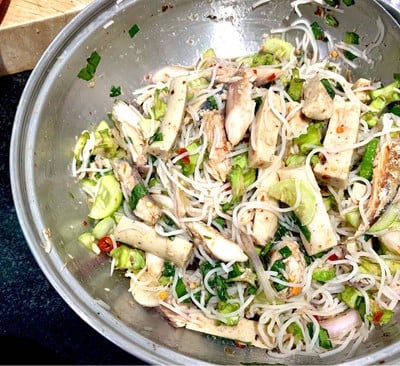 ยำขนมจีน