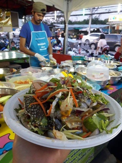 ยำปูม้า M  2 ตัว