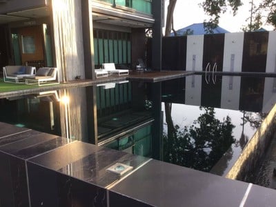 สระว่ายน้ำ/ชายหาด