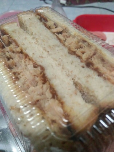 แซนวิช ทูน่าพริกเผา