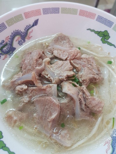 ก๋วยเตี๋ยวน้ำใสกระดูกอ่อน
