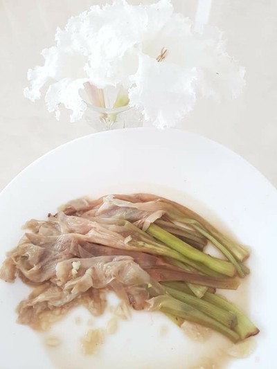 วิธีทำ ดอกแคนาผัดน้ำปลา