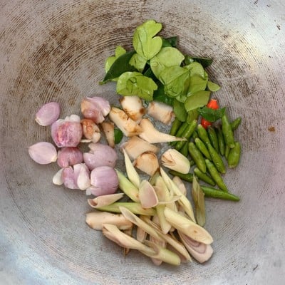วิธีทำ ต้มโคล้งปลาย่างผักหวานป่า วิธีทำ ต้มโคล้งปลาย่างผักหวานป่า
