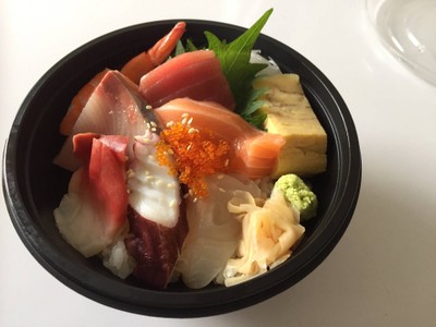 ข้าวหน้าปลาดิบรวม