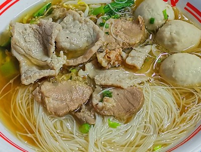 อร่อยทั้ง 3 เกลอ ลูกชิ้น หมูสด หมูตุ๋น