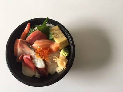 ข้าวหน้าปลาดิบรวม