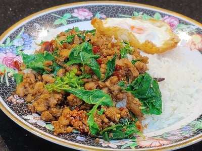 เทคนิคกะเพราไก่ ระดับประกวด