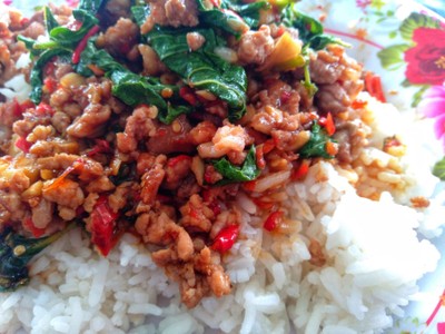 กระเพราหมูสับ